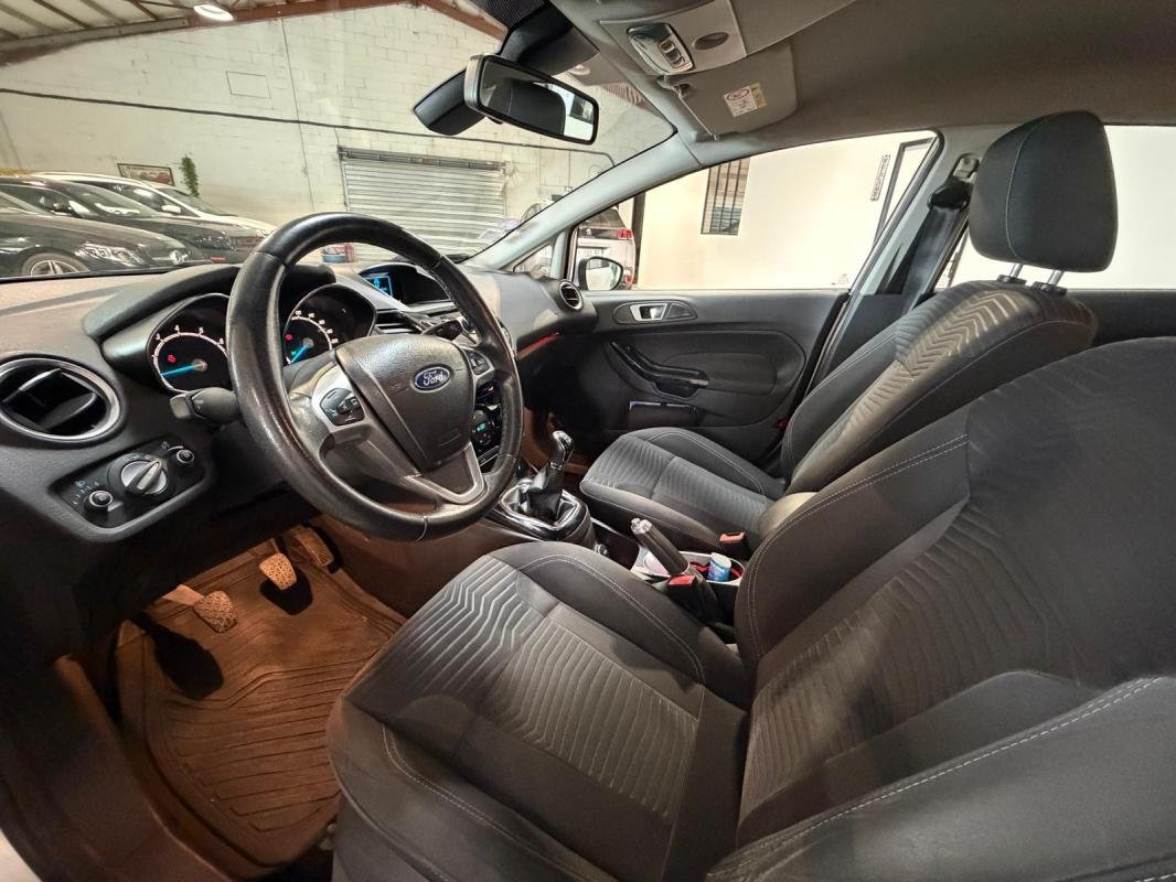 Ford Fiesta - Photo 11