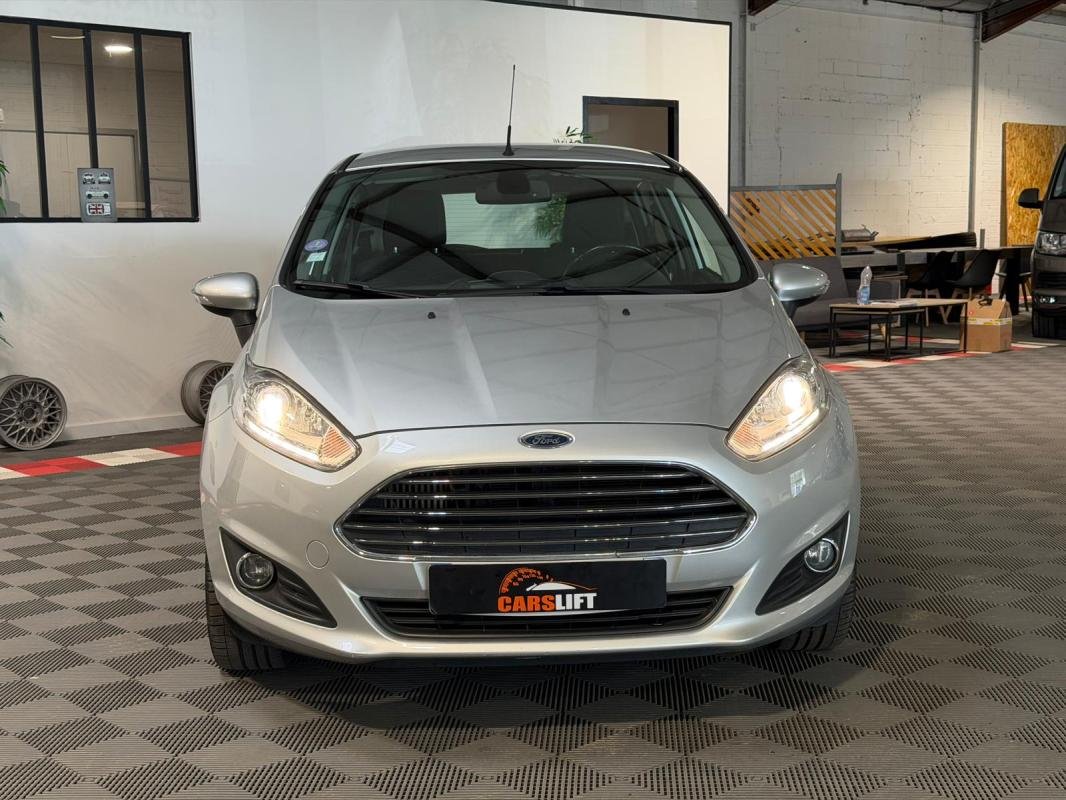 Ford Fiesta - Photo 2