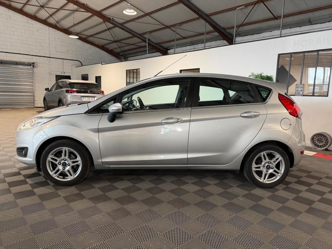Ford Fiesta - Photo 4