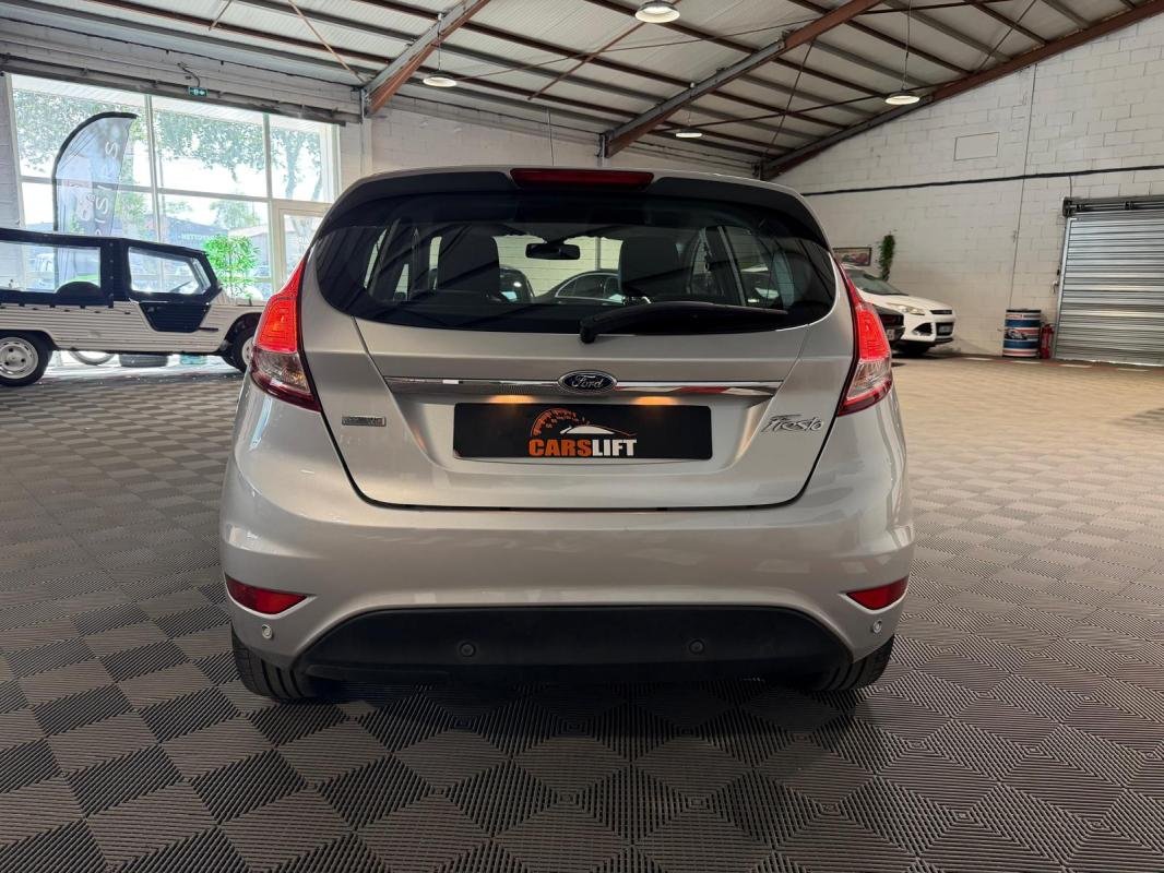 Ford Fiesta - Photo 5