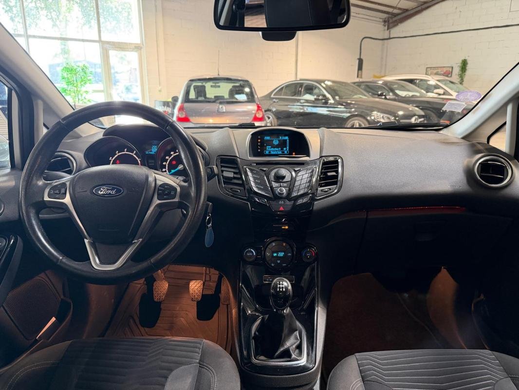 Ford Fiesta - Photo 10