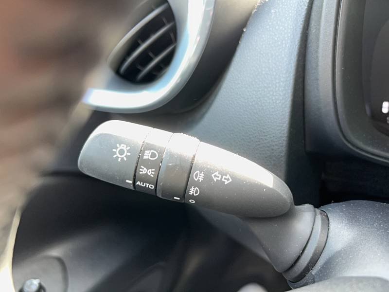 Toyota aygo x - Photo 31