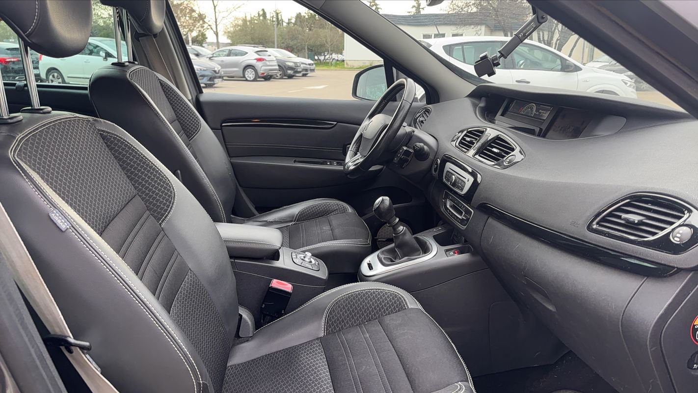 Renault Grand Scénic - Photo 25
