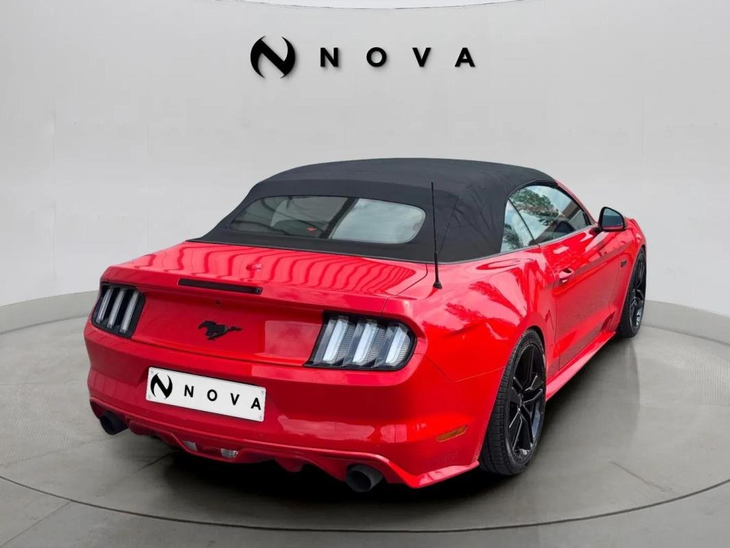 Ford Mustang - Photo 2