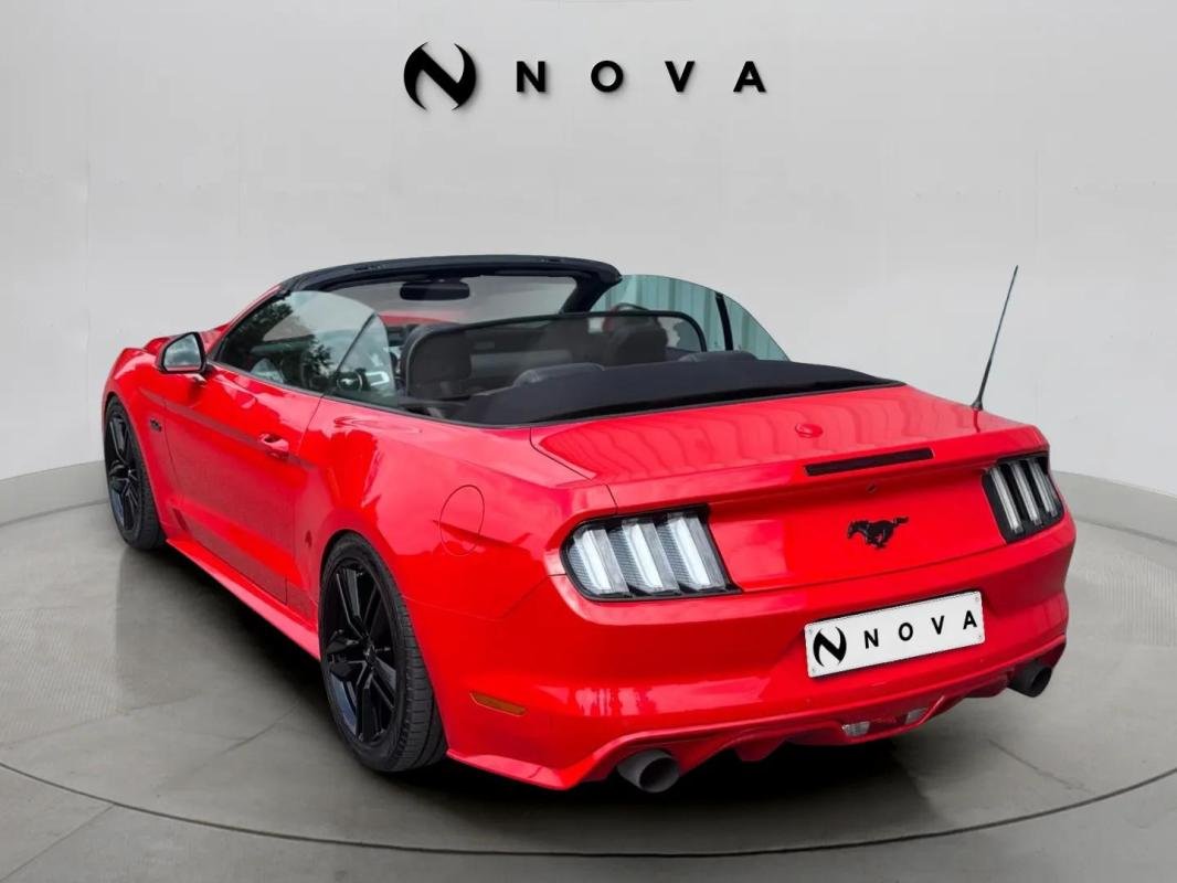 Ford Mustang - Photo 5