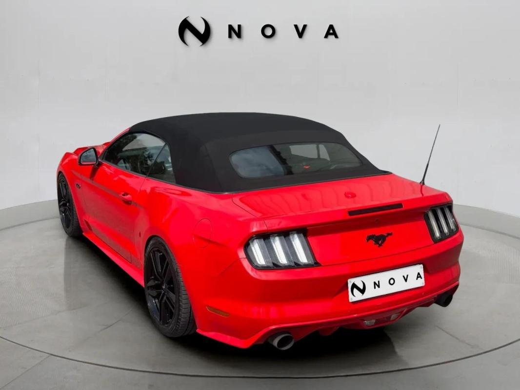 Ford Mustang - Photo 6