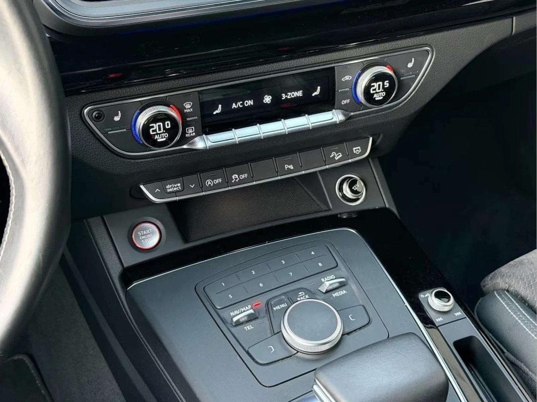 Audi SQ5 - Photo 12