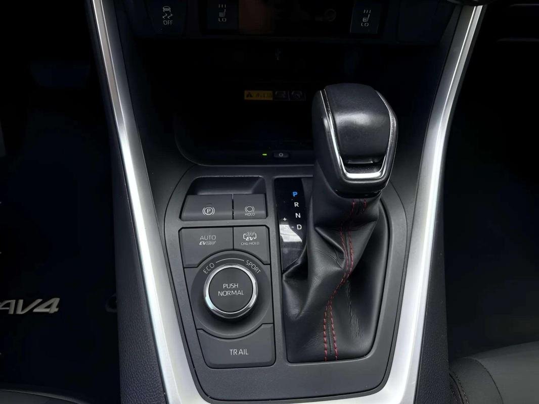 Toyota RAV4 - Photo 10
