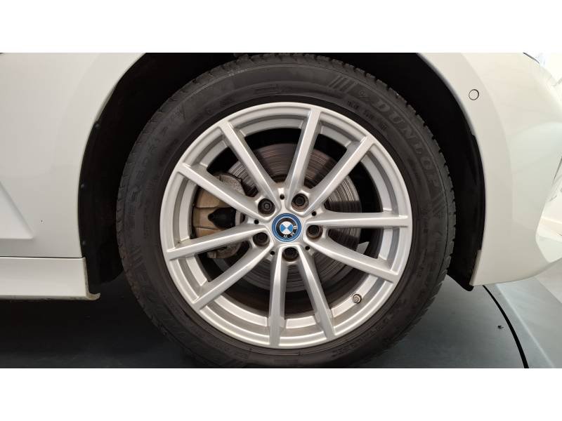 BMW Série 3 - Photo 21