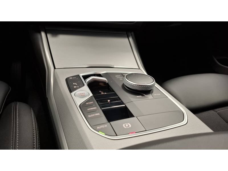 BMW Série 3 - Photo 6