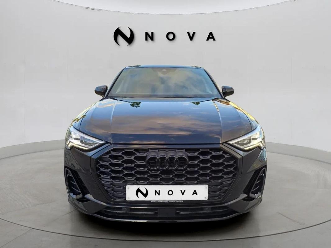 Audi Q3 - Photo 1