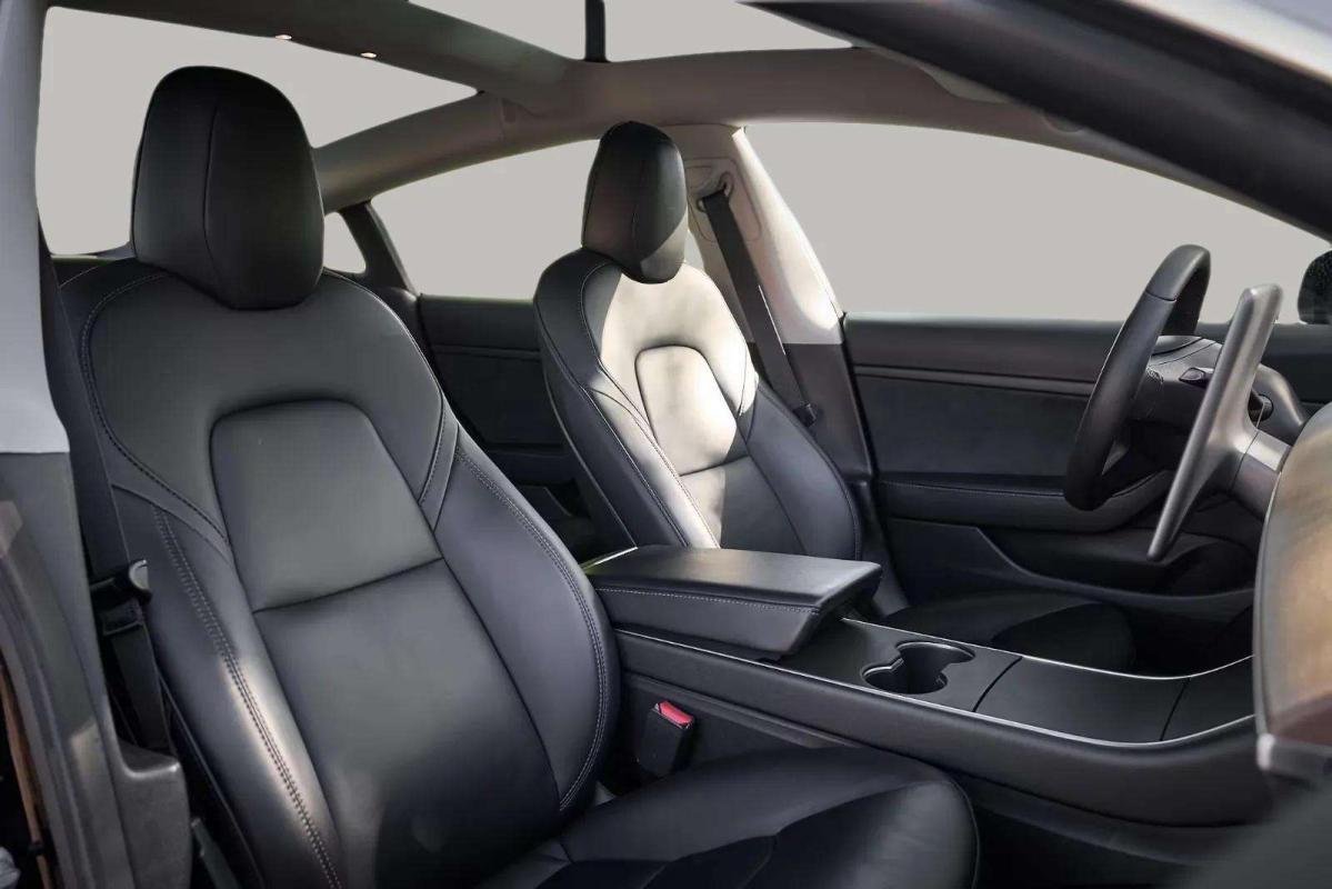 Tesla Model 3 - Photo 13
