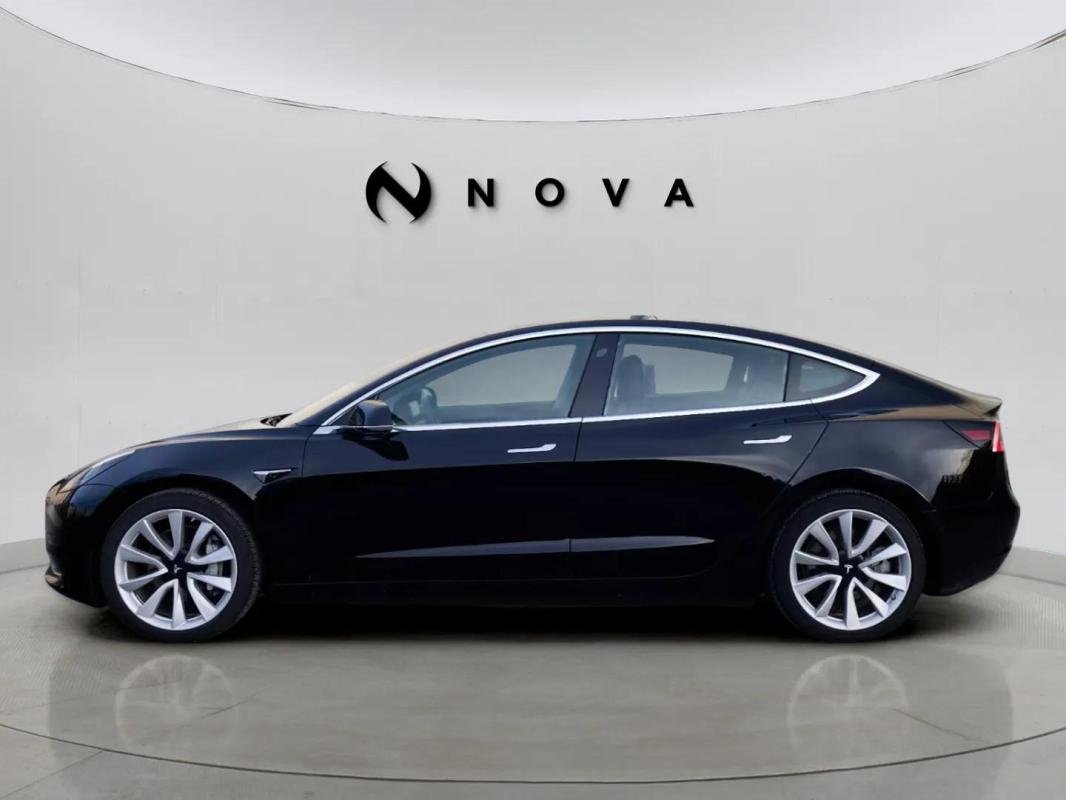 Tesla Model 3 - Photo 2