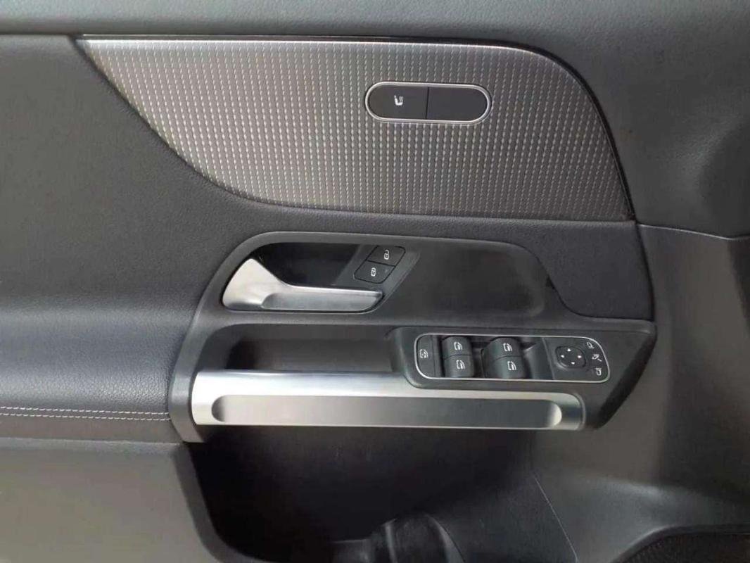 Mercedes GLB - Photo 3
