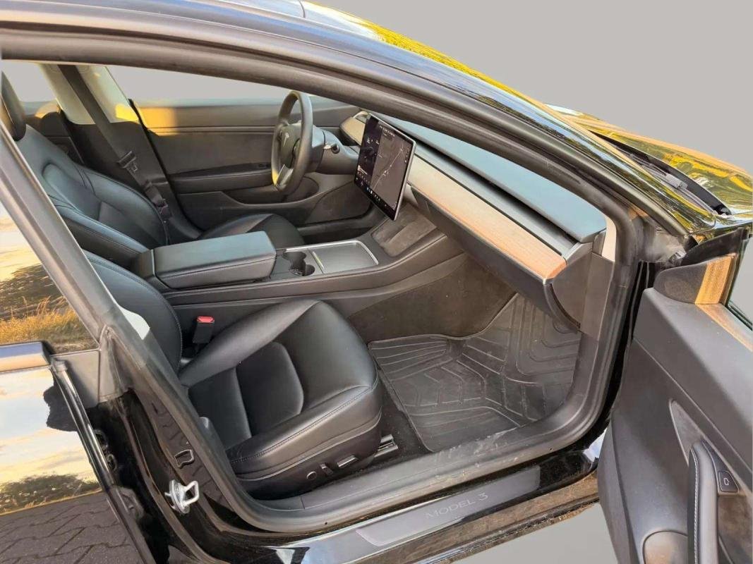 Tesla Model 3 - Photo 6