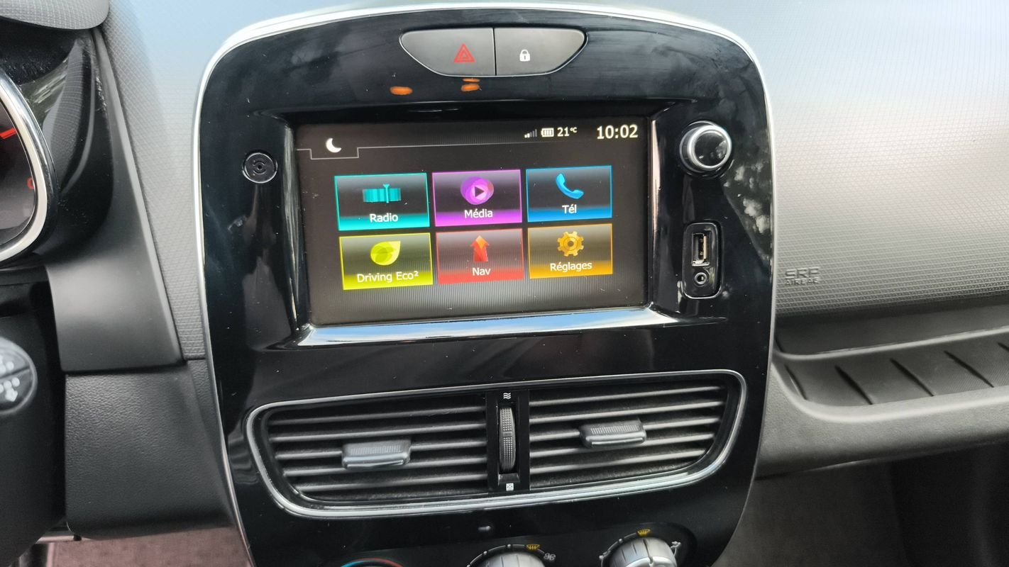 Renault Clio - Photo 24