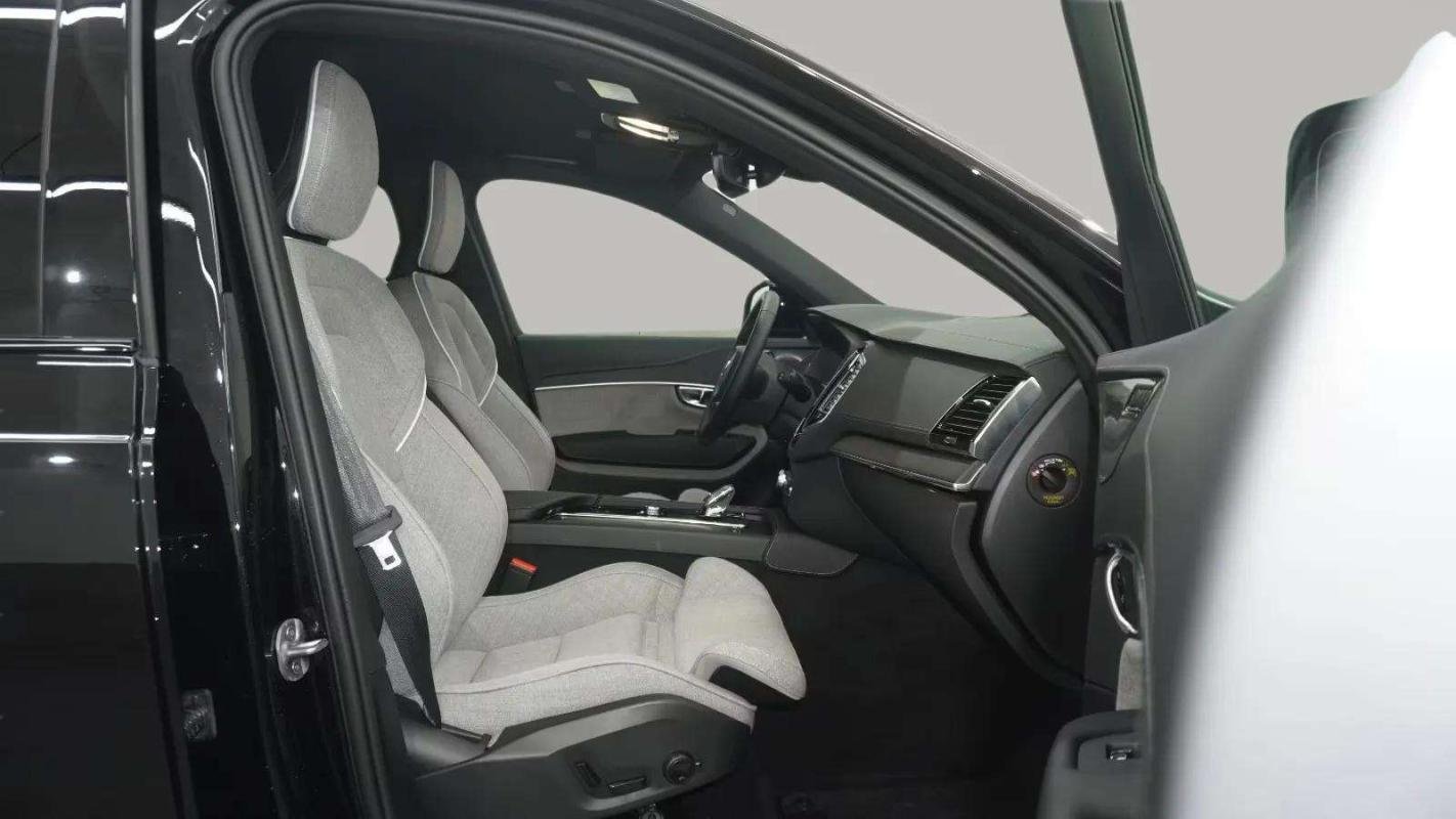 Volvo XC90 - Photo 9