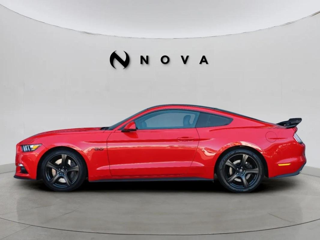 Ford Mustang - Photo 2