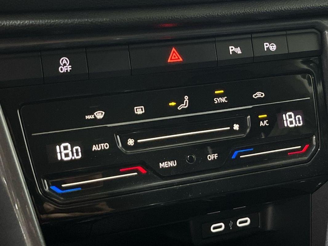 Volkswagen T-Roc - Photo 19