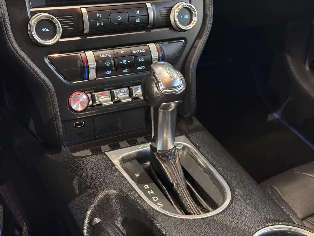Ford Mustang - Photo 13