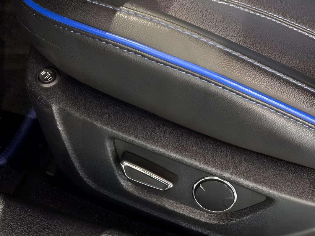 Ford Mustang - Photo 16