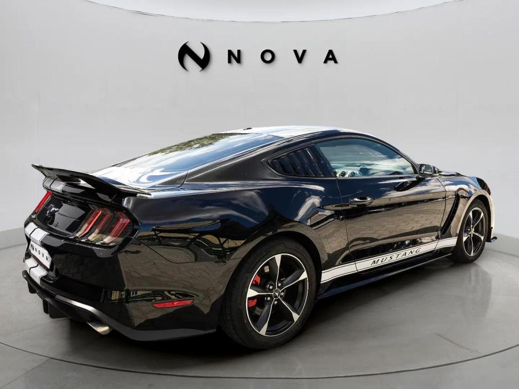 Ford Mustang - Photo 5