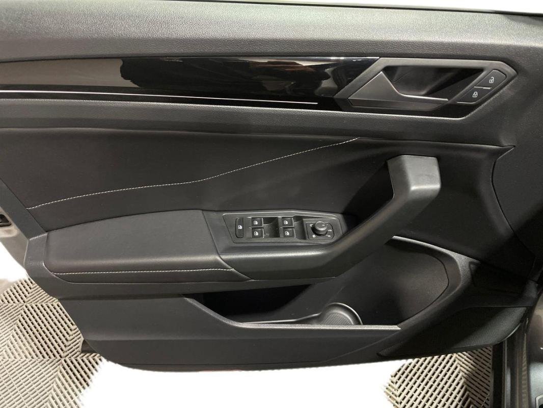Volkswagen T-Roc - Photo 15