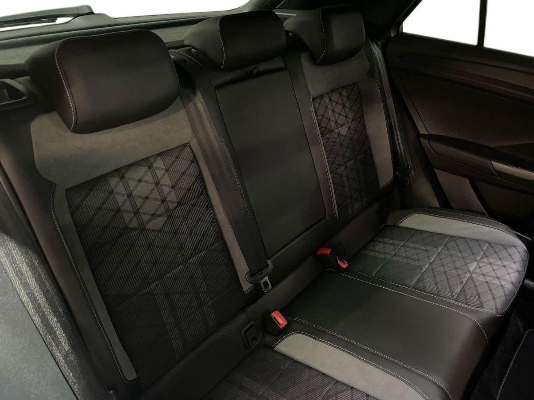Volkswagen T-Roc - Photo 23