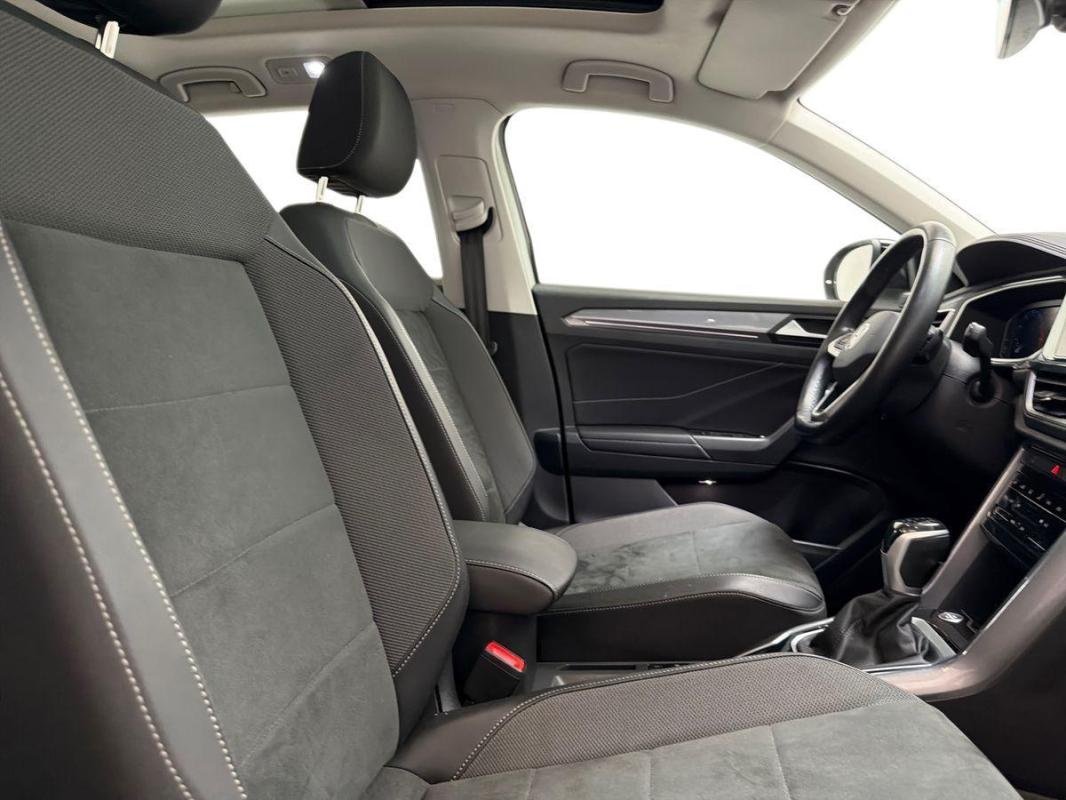 Volkswagen T-Roc - Photo 13