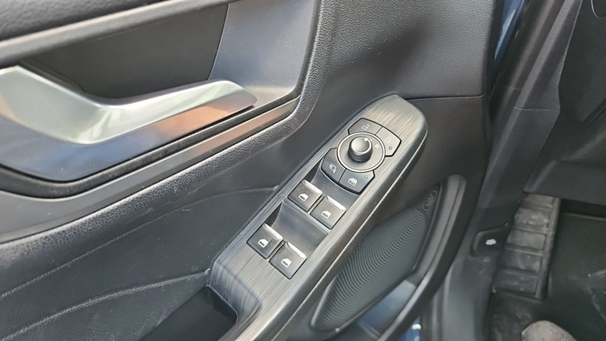 Ford Kuga - Photo 26