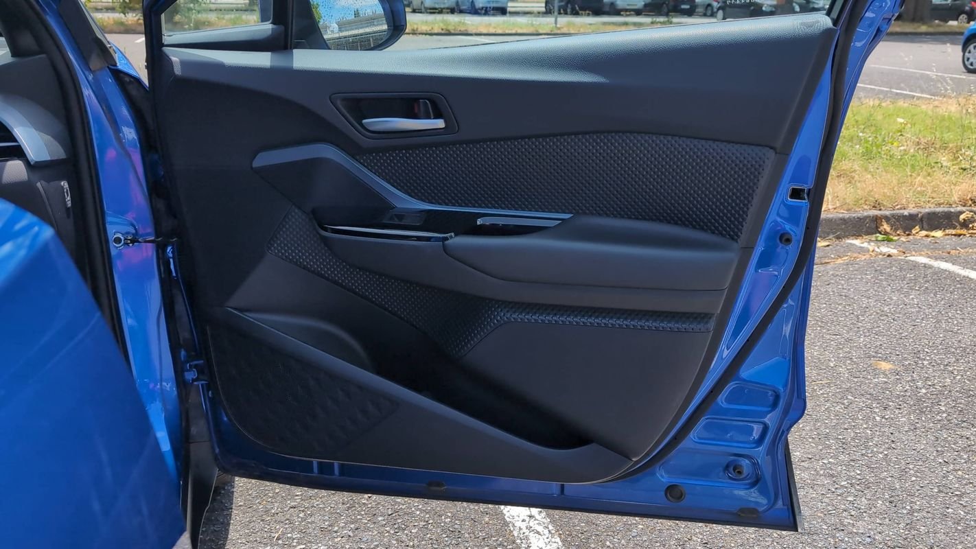 Toyota C-HR - Photo 24