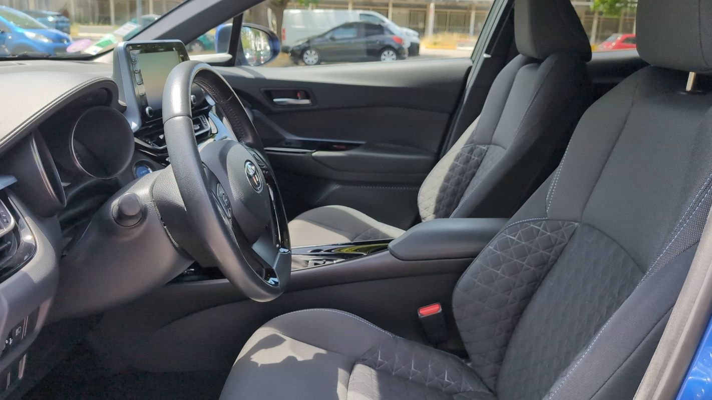 Toyota C-HR - Photo 26