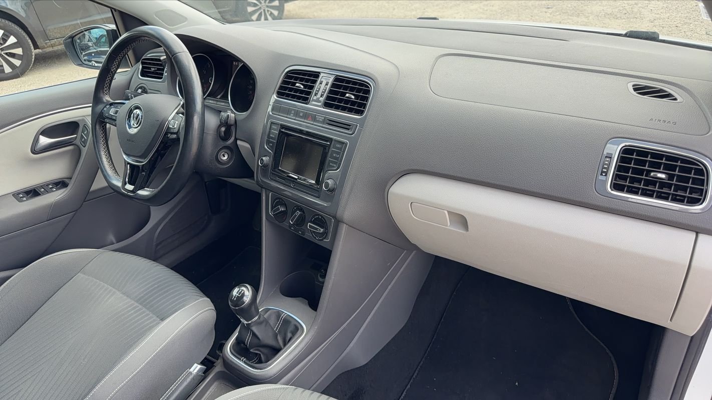 Volkswagen Polo - Photo 10