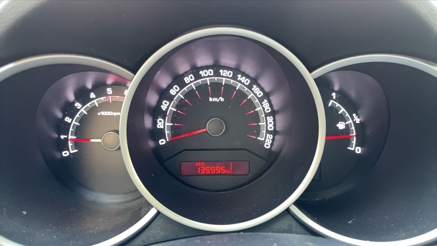 Kia Venga - Photo 12