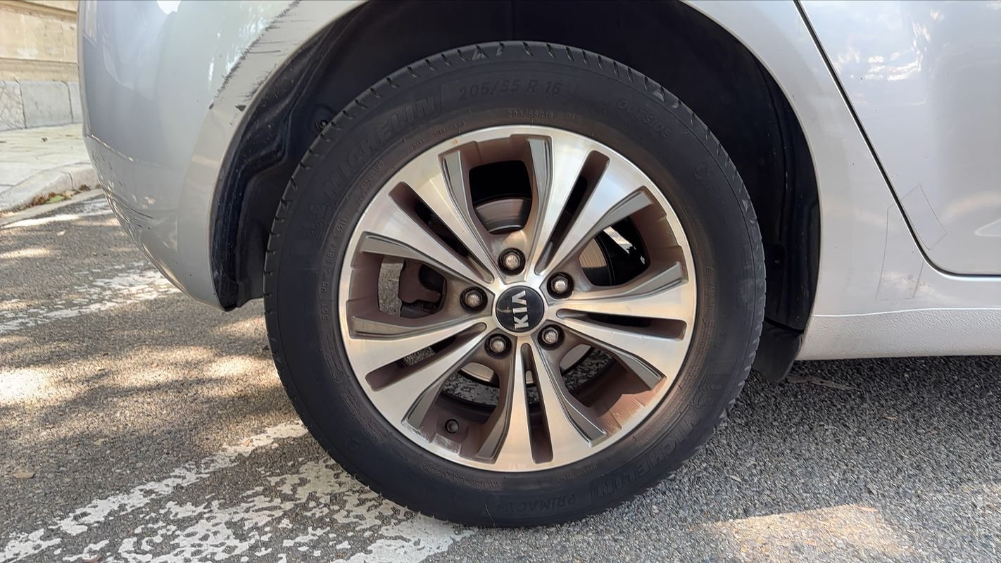 Kia Venga - Photo 16