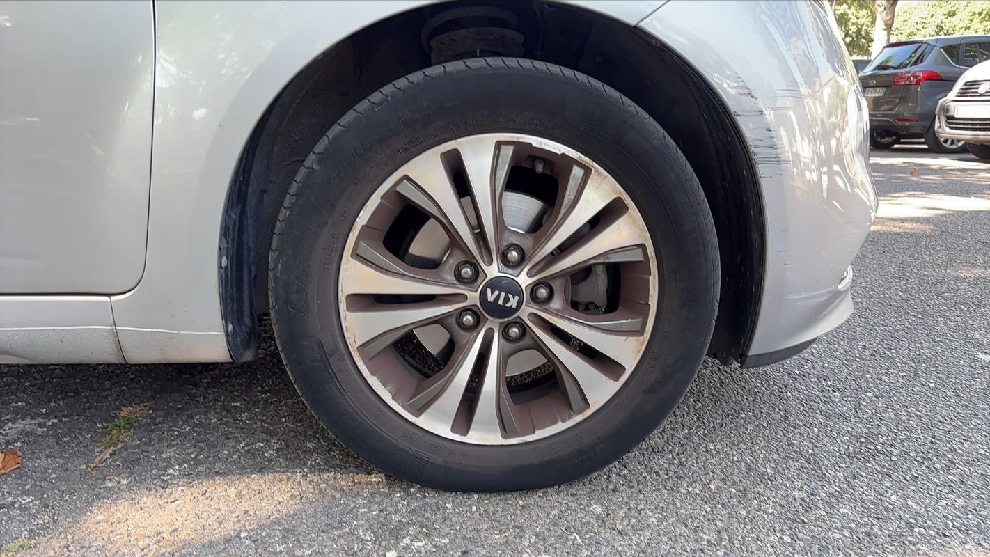 Kia Venga - Photo 17