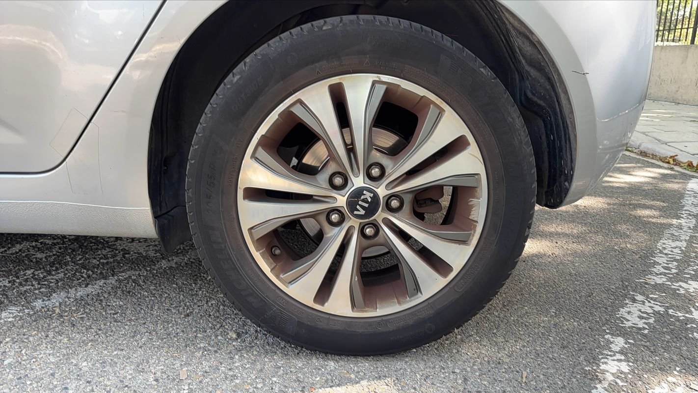 Kia Venga - Photo 19