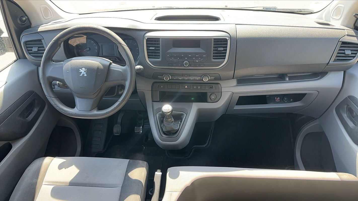 Peugeot Traveller - Photo 11
