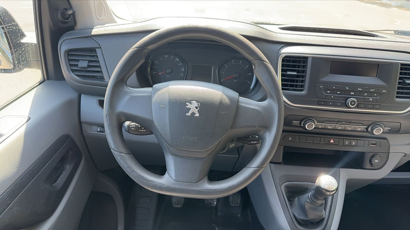 Peugeot Traveller - Photo 22