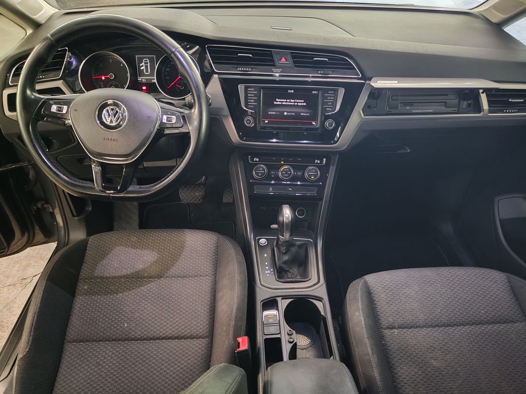 Volkswagen Touran - Photo 3