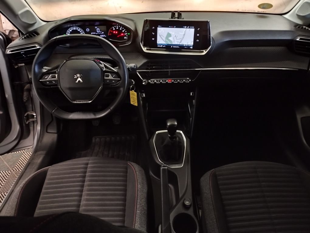 Peugeot 208 - Photo 3