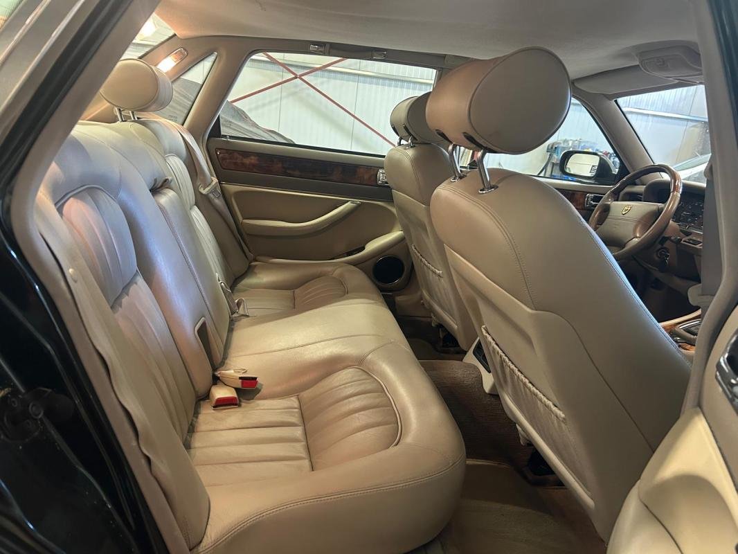Jaguar Sovereign - Photo 11