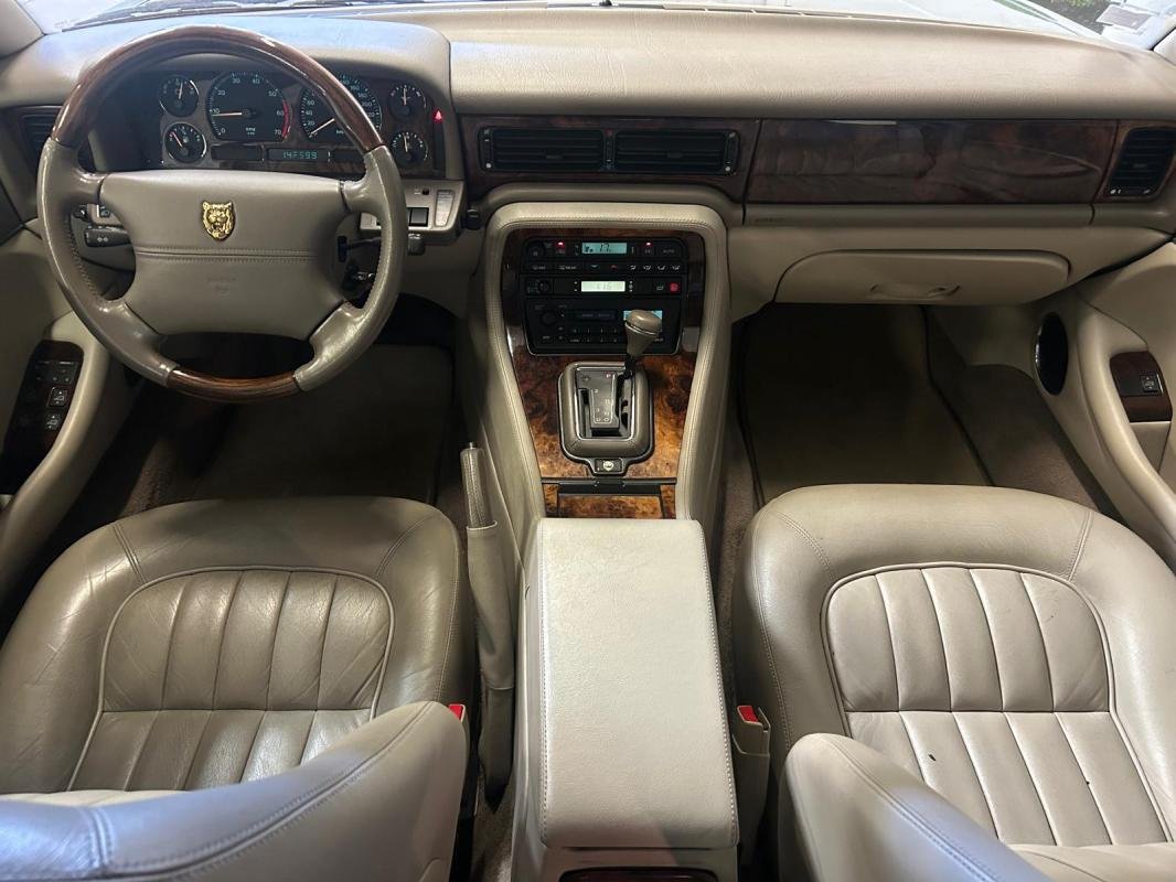 Jaguar Sovereign - Photo 12