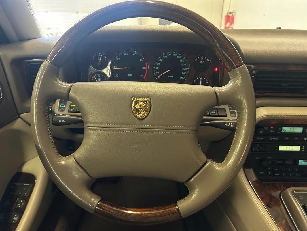 Jaguar Sovereign - Photo 14