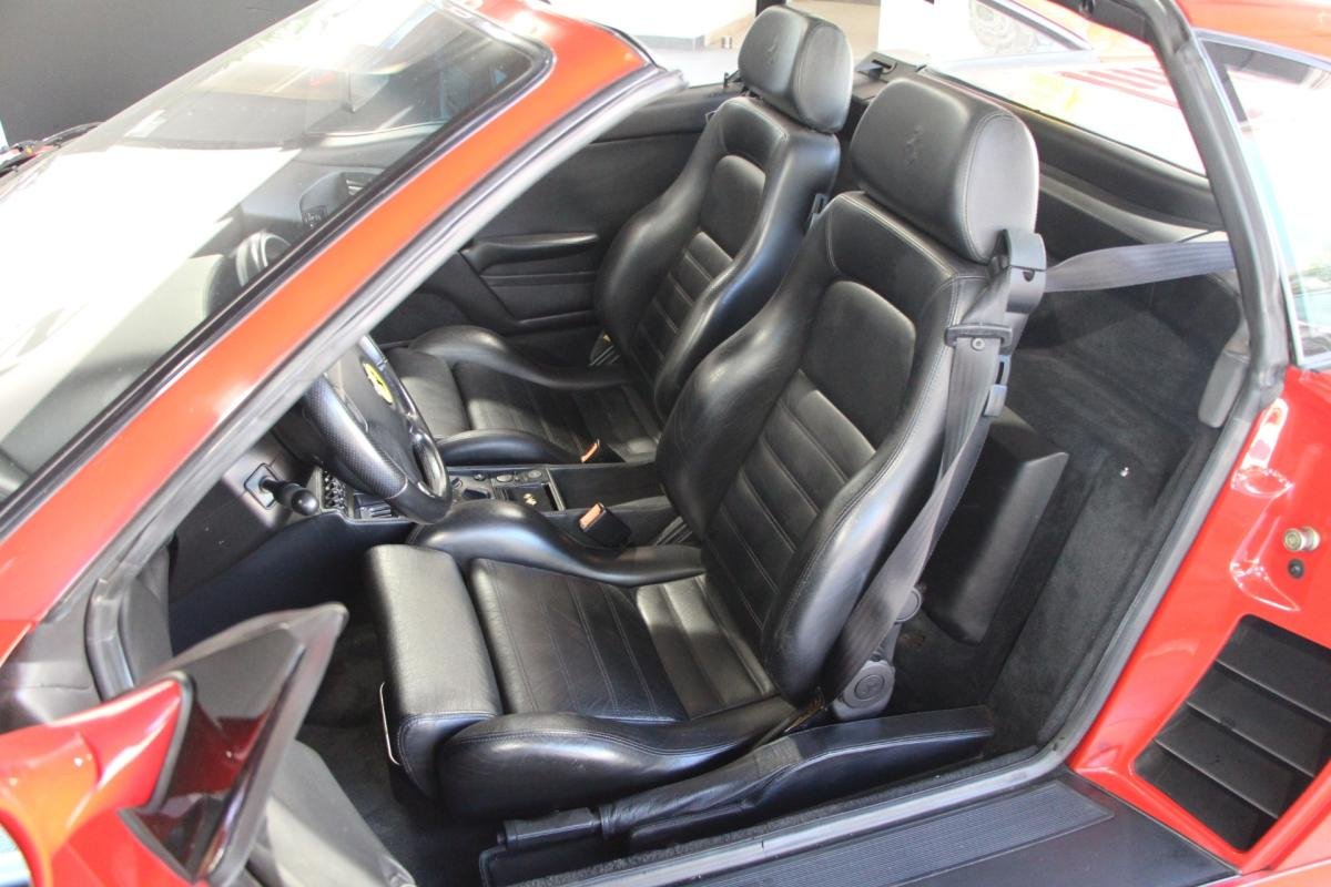 Ferrari F355 - Photo 11
