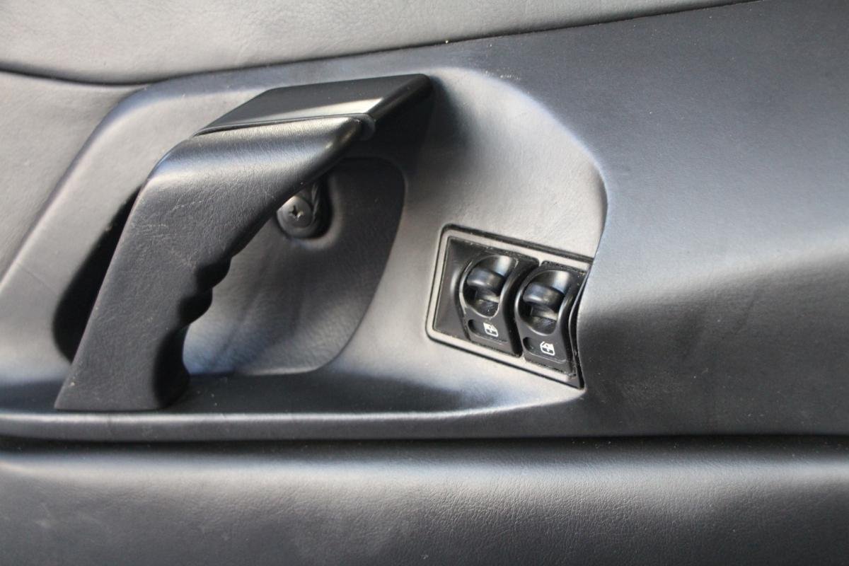 Ferrari F355 - Photo 23