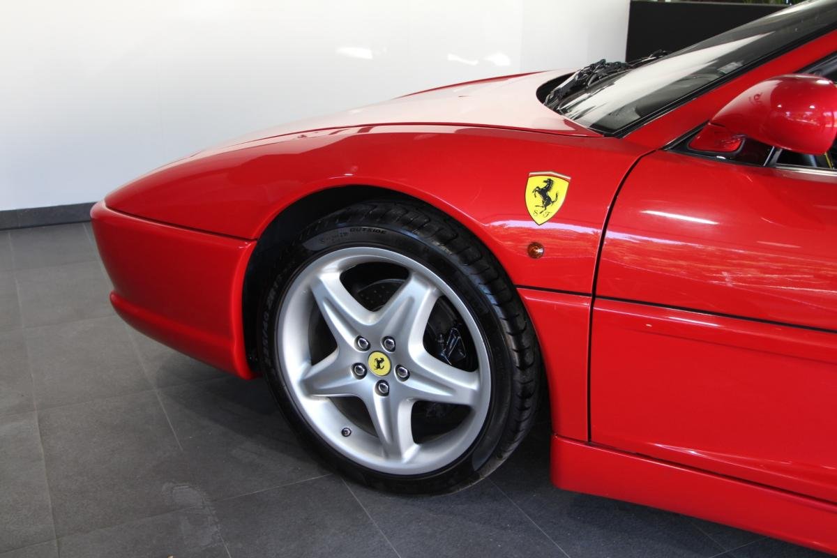 Ferrari F355 - Photo 32