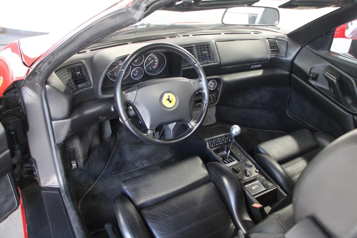 Ferrari F355 - Photo 8