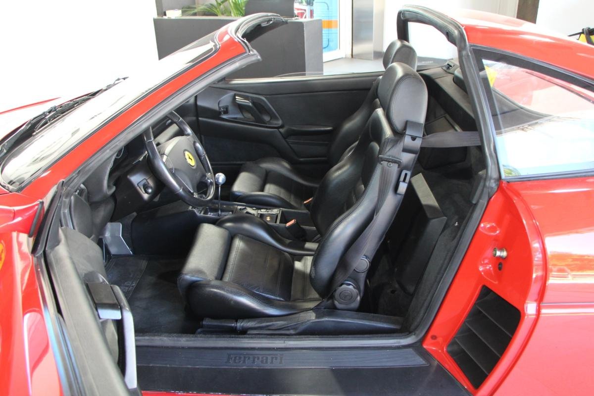 Ferrari F355 - Photo 9