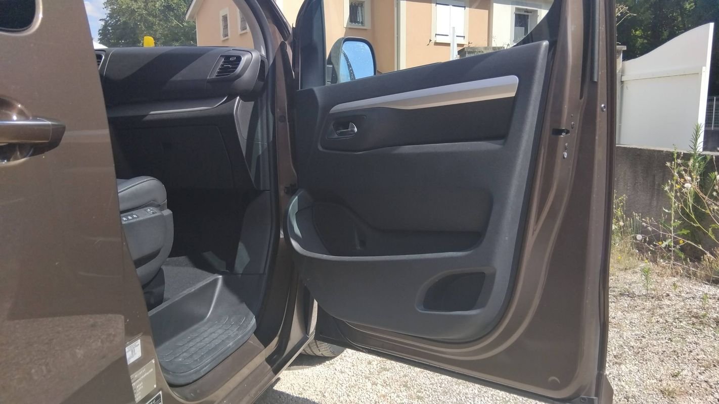 Peugeot Traveller - Photo 23